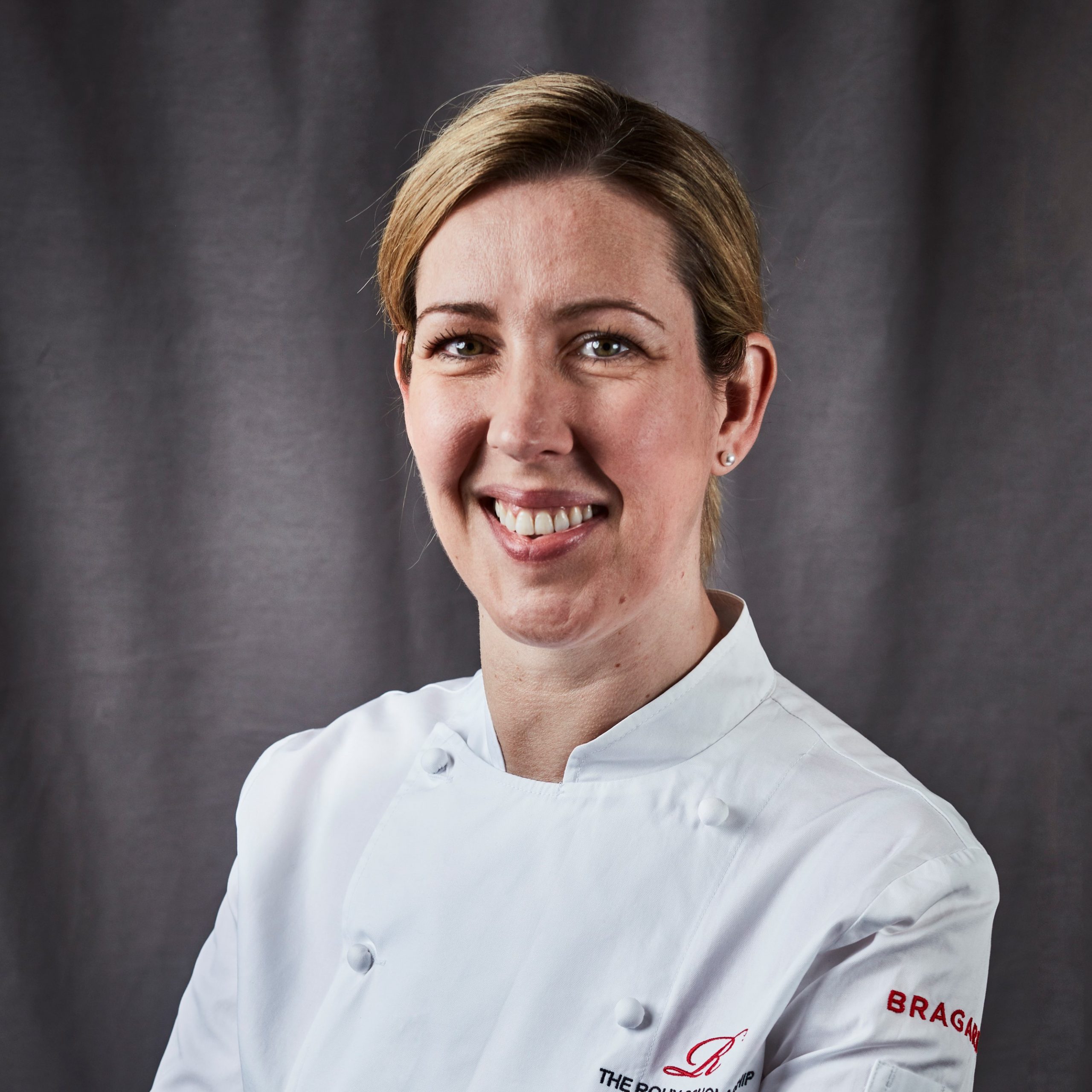 The 46-year old daughter of father William and mother Doreen Clare Smyth in 2024 photo. Clare Smyth earned a  million dollar salary - leaving the net worth at 10 million in 2024